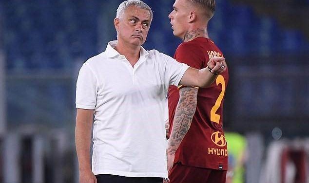 多打1人不会踢？红卡带来开门红，穆氏罗马极致好戏