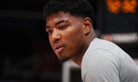 开云官网-12分6篮板+个人单打 八村垒湖人首秀堪称完美