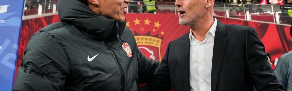 开云体育APP下载-45岁郑智瞪眼发呆！率队2连败排名未扣分队垫底 遭质疑撑不过10轮