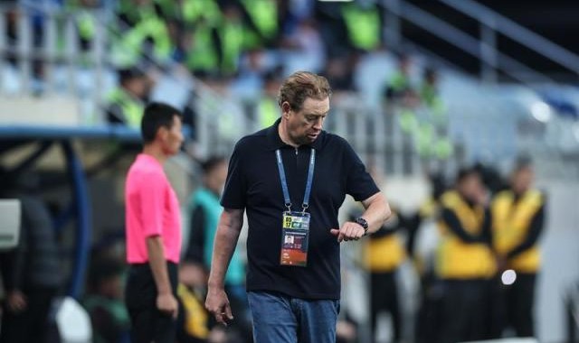 开云-斯卢茨基：我们没有犯错空间 阿马杜、朱辰杰伤愈