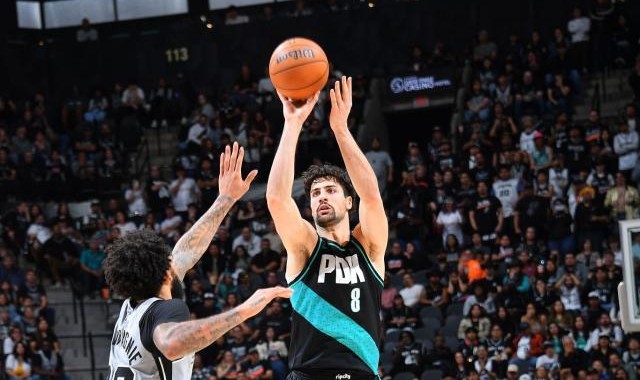 开云-阿夫迪亚生日夜砍三双！开拓者新王创神迹比肩詹皇