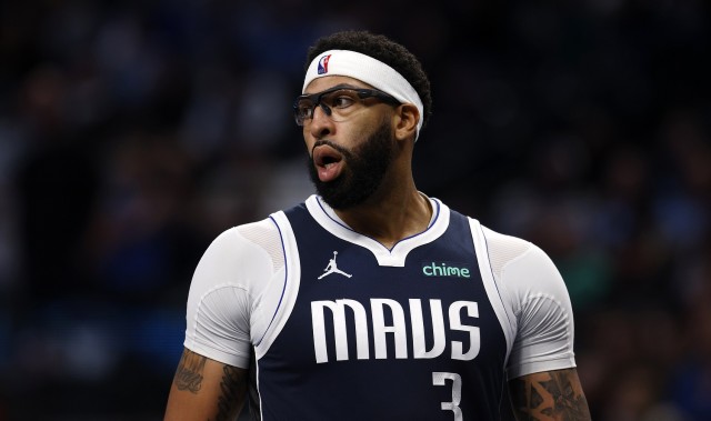 开云APP-Shams：浓眉正在洛杉矶与手部专科医生会面 至少缺席2-3个月！