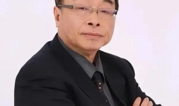 邱毅观点惊人：倘若解放军踏上台湾土地，台军极可能直接缴械投降