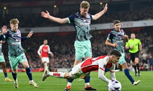 专家组裁定英超争议判罚：枪手占便宜红军没蒙冤