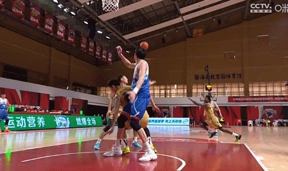 kaiyun-周琦膝伤并无大碍 赛季两遇险情身体预警不可小视