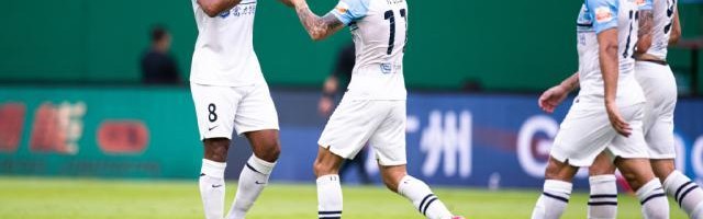 广州城终结不胜范加斯特却不满防守：应学会更稳定