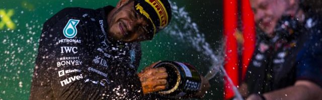 开云APP-F1澳大利亚站梅赛德斯成“黑马” 汉密尔顿喜出望外