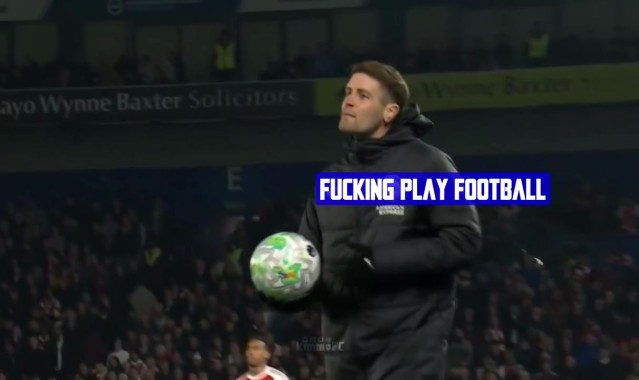 当面回击！赫尔泽勒爆粗催促阿森纳发球，因卡皮耶示意其闭嘴🤫